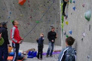 Alpenverein Traustein - Kletter- und Boulderspiele für Familien